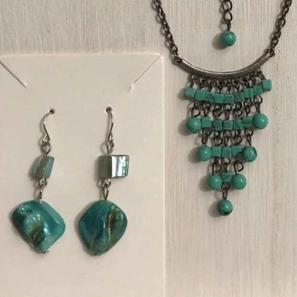 Turquoise Silver Tone Abalone MOP Earrings & Necklace Set
